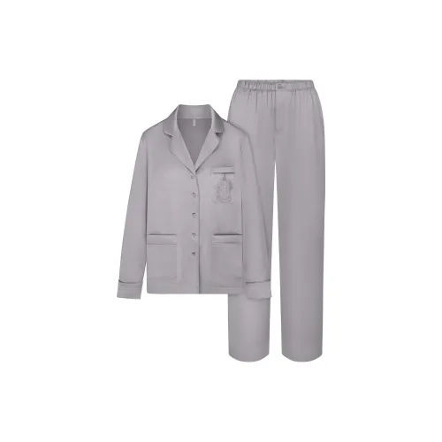 SKIMS FW24 HOTEL SHINE LONG SLEEVE BUTTON UP SLEEP SET Pajama Set Women's MIRROR/Mirror Color