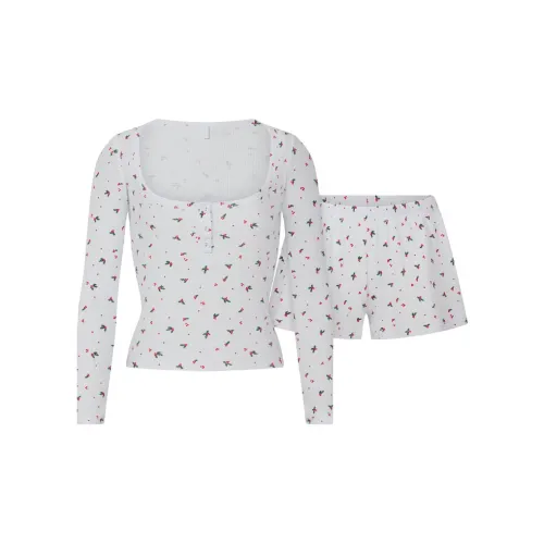SKIMS FW24 WAFFLE LONG SLEEVE HENLEY AND SHORT SET Pajama Set Women's Cloud Holly Print
