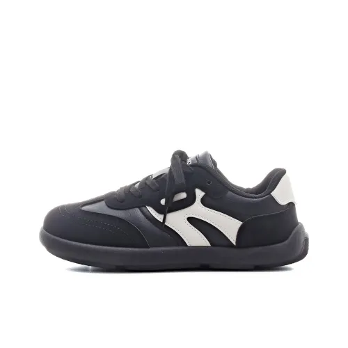 HUANQIU Slip Resistant, Lightweight, And Breathable Low Top Skateboard Shoes Women's Black Beige