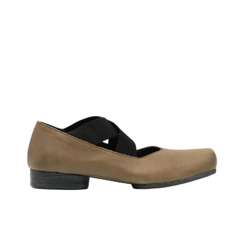 UMA WANG Casual Single Shoes Women's Dark Olive-1