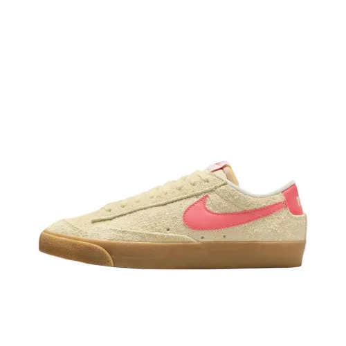 Nike Blazer Low '77 Anti-Slip Wear-Resistant Low-Top Skateboard Shoes Unisex Tan Pink