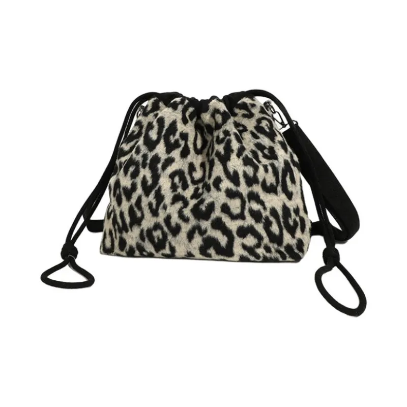 Everthames Velvet Shoulder Bag Crossbody Bag Large Size Women's Black-2