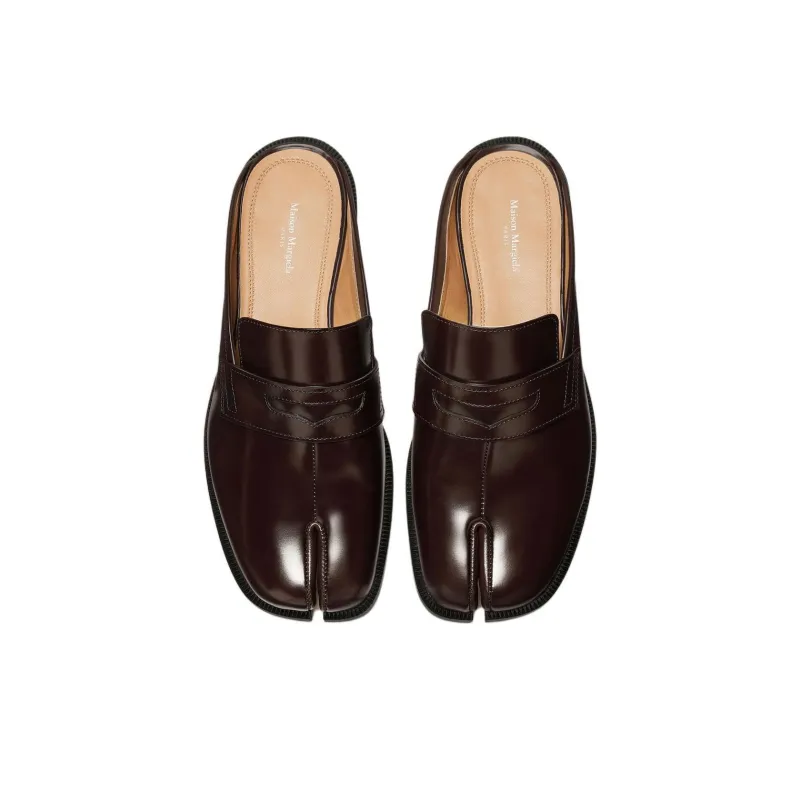 Maison Margiela Tabi Closed Toe Slippers Women's Brown-1