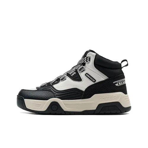 XTEP Sky Spine Warm And Lightweight Mid Top Skateboard Shoes Women's Black White