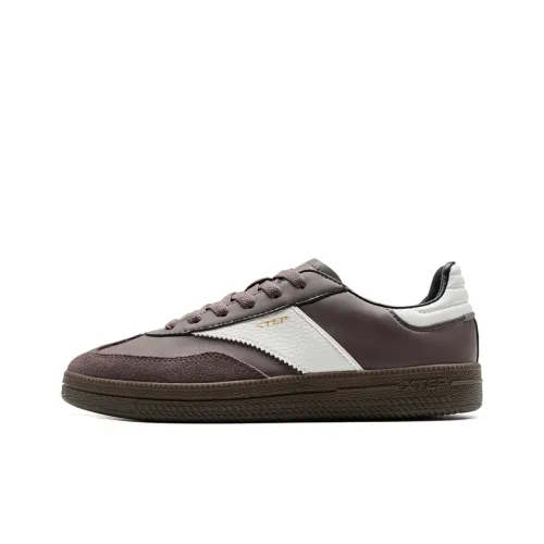 XTEP T Trainers Anti Slip Wear Resistant Low Top Skateboard Shoes Women's Umber White