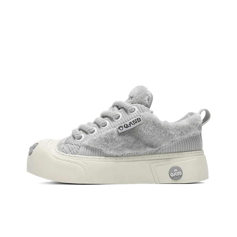 Q-AND Warm Height Increasing Low-Top Skateboard Shoes Unisex-1
