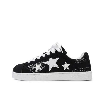 Little Red Man Slip Resistant Cushioning Low Top Skateboard Shoes Unisex Black White