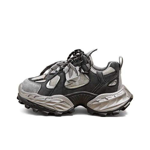 A Poinsettia Princess Chunky Sneakers Women's