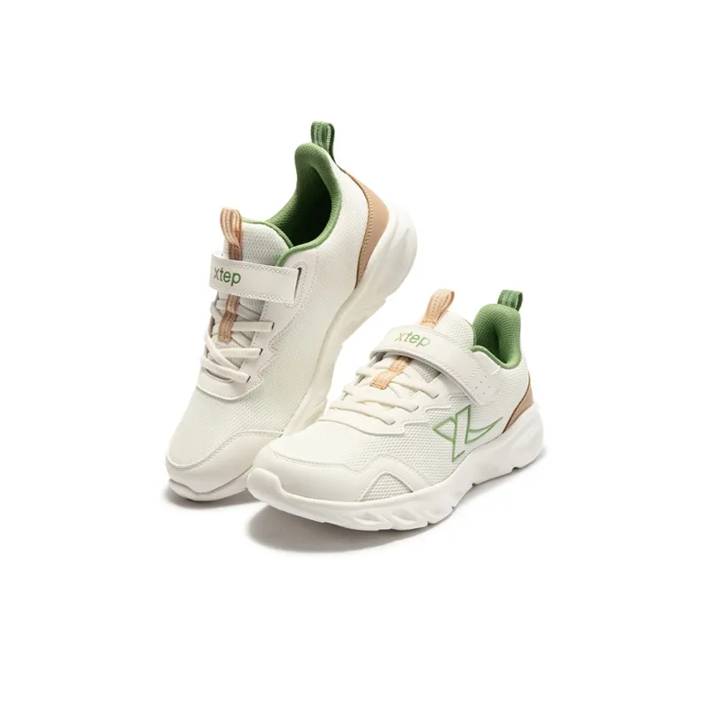 XTEP Anti Slip Wear Resistant Low Top Kids' Running Shoes Sail White, Garden Grass Green Unisex-4