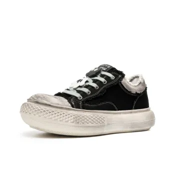 Year By Year Low Top Skateboard Shoes Unisex Black