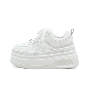 A Poinsettia Princess Warm Anti Slip And Wear Resistant Low Top Skateboard Shoes Women's