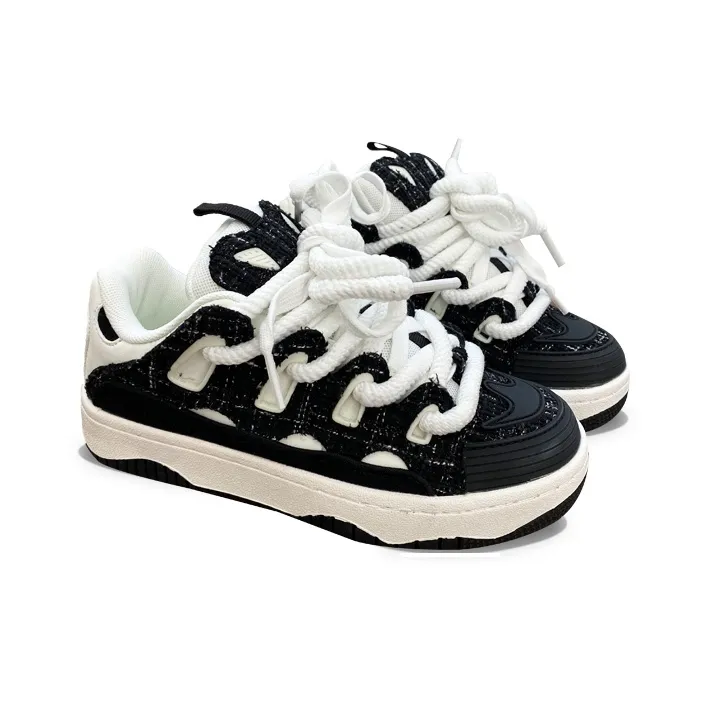XLAIII Coverage Anti Slip And Wear Resistant Low Top Skateboard Shoes Unisex Black White-2