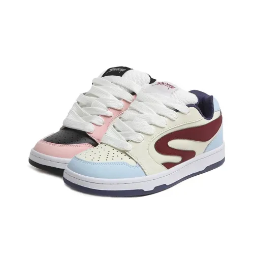 LIANGHUO Anti Slip Wear Resistant Low Top Skateboard Shoes Women's Mismatched