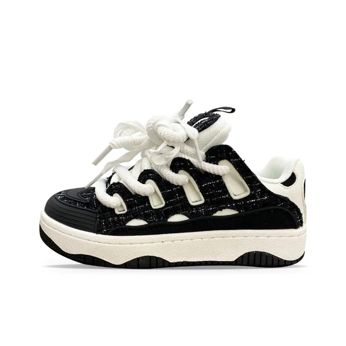 XLAIII Coverage Anti Slip And Wear Resistant Low Top Skateboard Shoes Unisex Black White-0