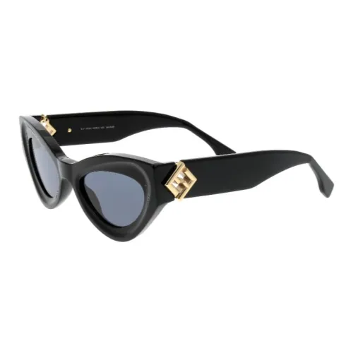 FENDI Cat Eye Frame Sunglasses