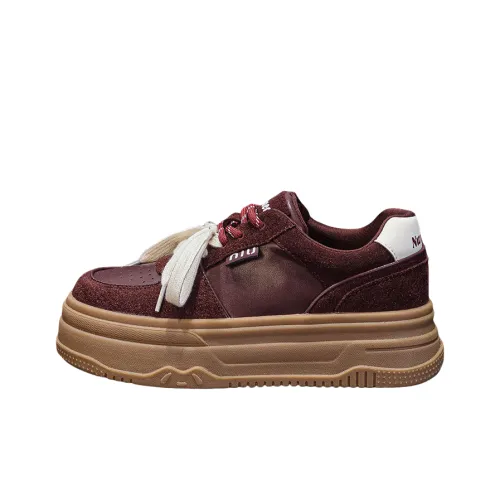 Help Skateboard Shoes Women's Low Top