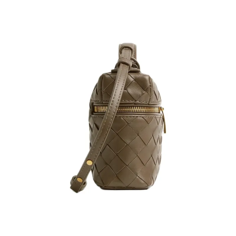 Bottega Veneta Calfskin Makeup Bag Women's Light Pinecone-2