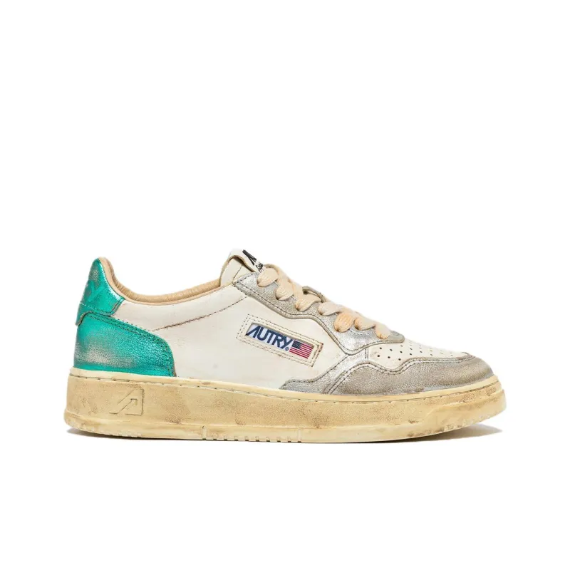 AUTRY Medalist Wear Resistant Low Top Skateboard Shoes Women's White Silver Green-1