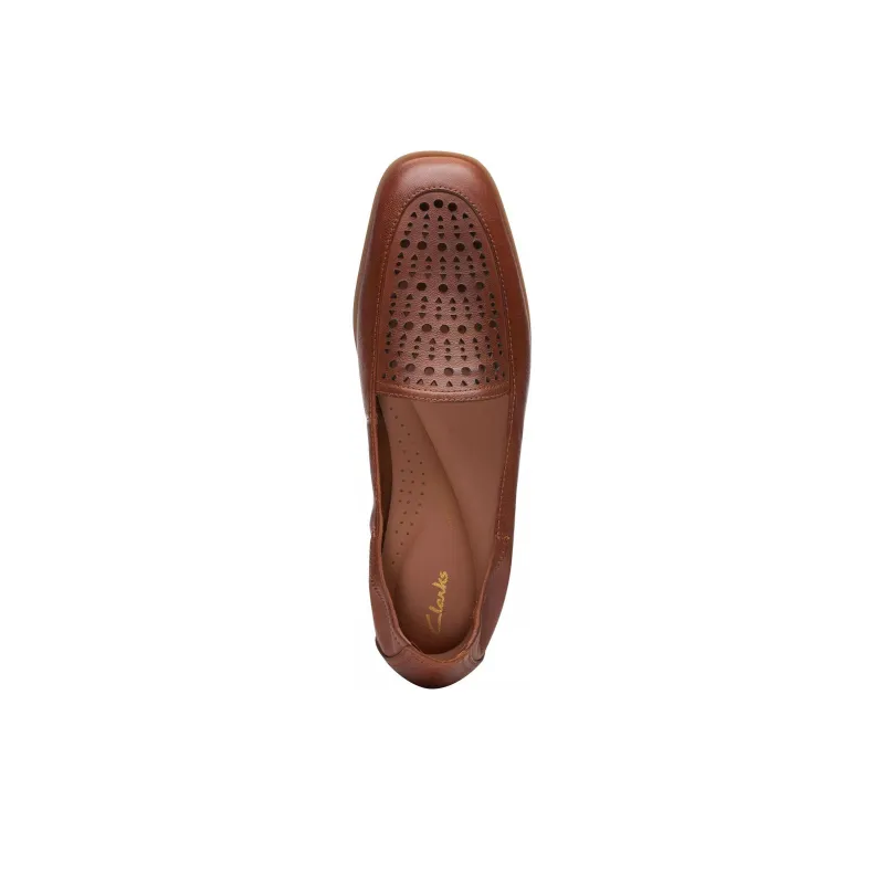 Clarks Loafers Women's Tan-4