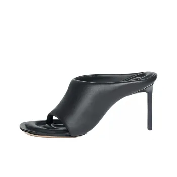 Jacquemus Flip Flops Women's Black