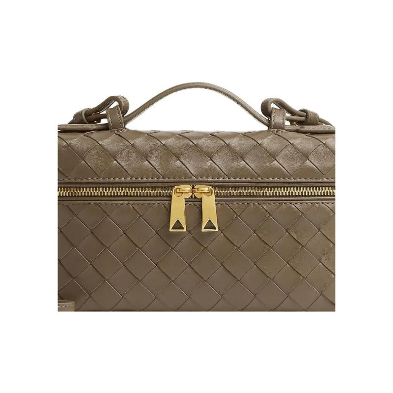 Bottega Veneta Calfskin Makeup Bag Women's Light Pinecone-4
