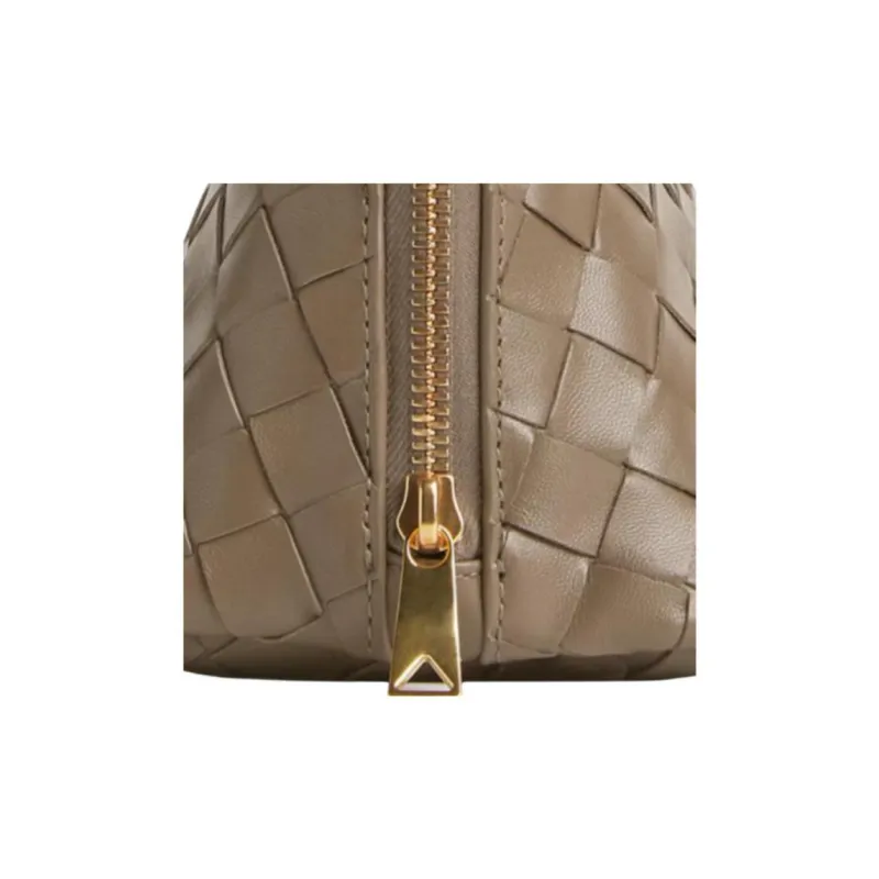 Bottega Veneta Intrecciato Calfskin Clutch Medium Size Women's Pinecone-3