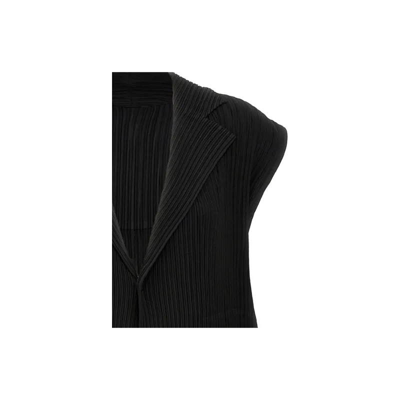 ISSEY MIYAKE Hatching Pleats Vest-2