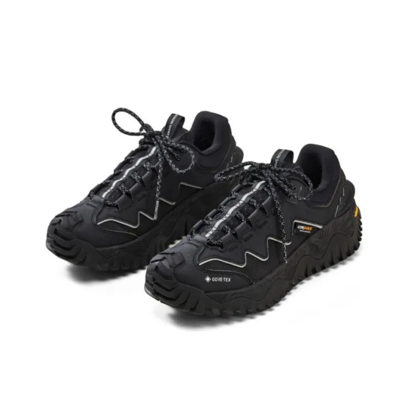 KOLON SPORT Anti-Slip Wear-Resistant Low-Top Trekking Shoes Unisex Black-1