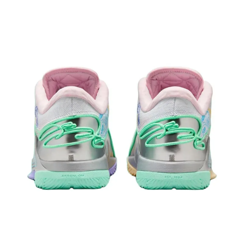 Nike LeBron 22 Monopoly Translucent Outsole-3