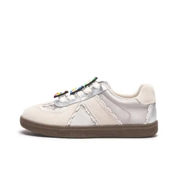 Disney x Hotwind Mickey Family Series Low Top Skateboard Shoes Women's