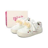 White (Bowknot)