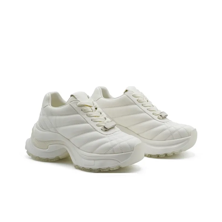 Little Sue Chunky Sneakers Women's Low Top Black/Ecru-8