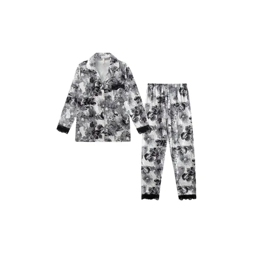Sleeping Beauty Pajama Set Women's Multicolor
