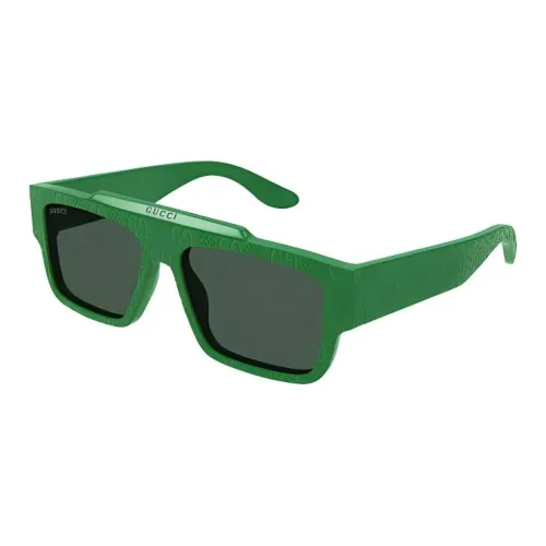 Aviator sunglasses with smoked lense and branded hardware