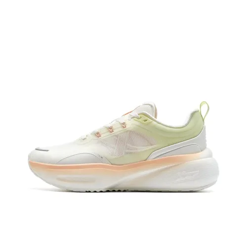 XTEP Mysterious Feather Running Shoes Women's Low Top Sail White/Matcha Light Green