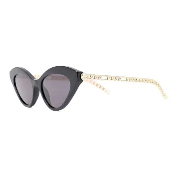 GUCCI Cat-Eye Frame Pendant Detail Sunglasses