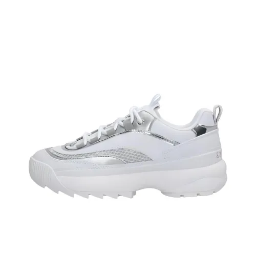 GUESS Low-Top Casual Shoes Women's White Silver