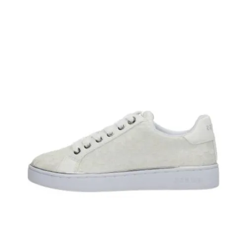 GUESS Low-Top Skateboard Shoes Women's White