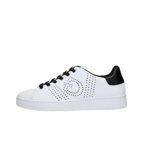 GUESS Low-Top Skateboard Shoes Women's White