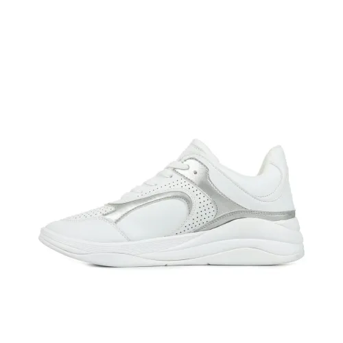 GUESS Saucey Low-Top Casual Shoes Women's White