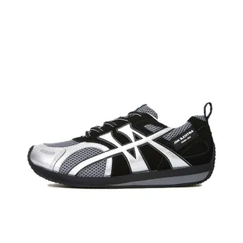 ARTICLE NO. Slip Resistant And Breathable Low Top Running Shoes Unisex Black Silver