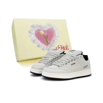 FULLXUAN Lightweight Anti Slip Low Top Skateboard Shoes Women's