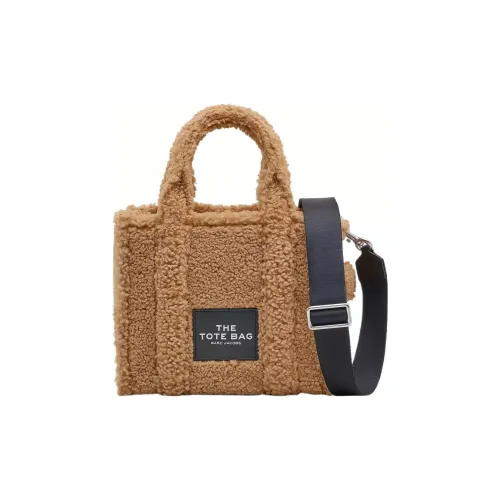 small stripes on the exterior leather of the bag