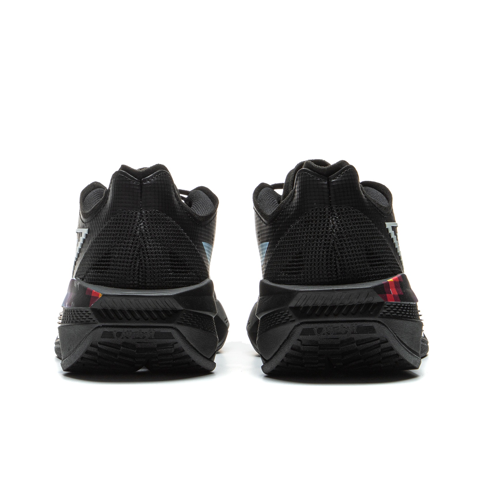 LINING Ultra Light Basketball Shoes Men Low-Top Black - POIZON