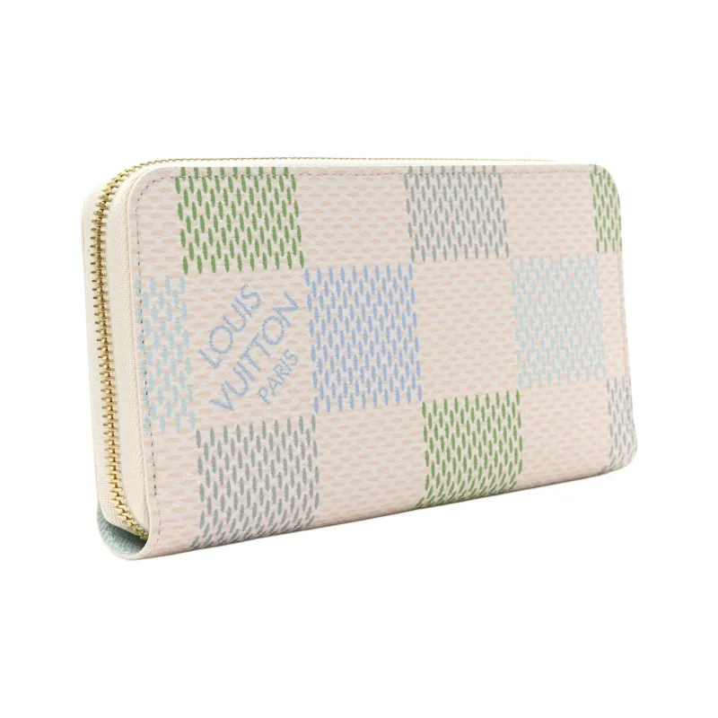 LOUIS VUITTON Zippy Damar Canvas Wallet Women's Pistachio Green-1