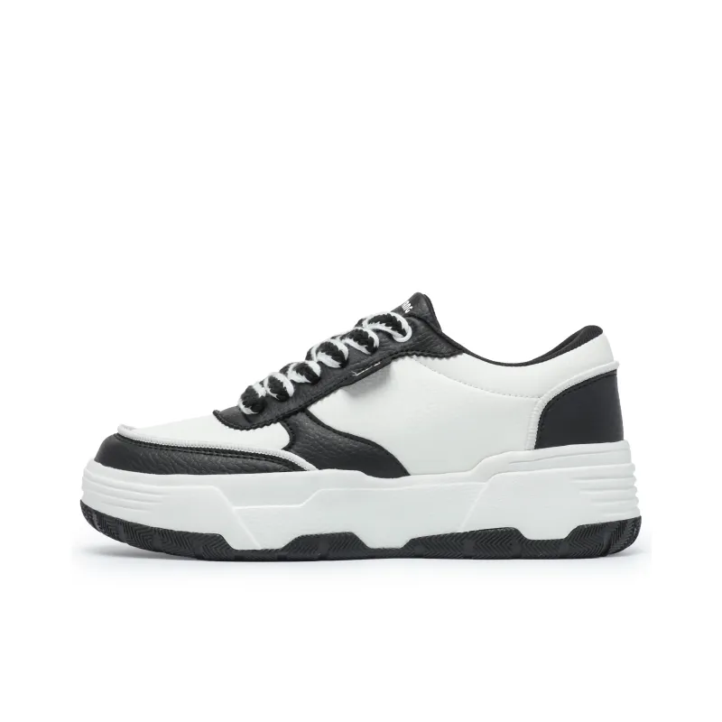 Singing Wear Resistant Lightweight Height Increasing Low Top Skateboard Shoes Unisex Black White-1