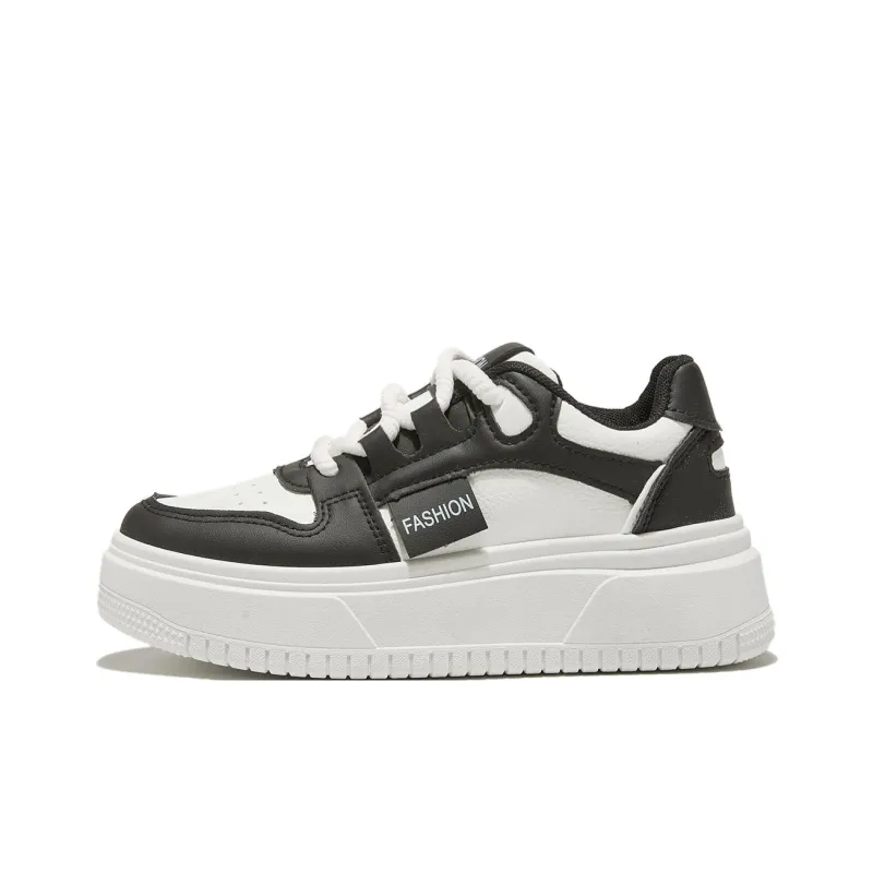 Little Red Man Low-Top Skateboard Shoes Women's-6