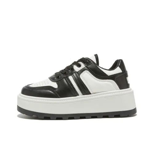 Little Red Man Low Top Casual Shoes Women's
