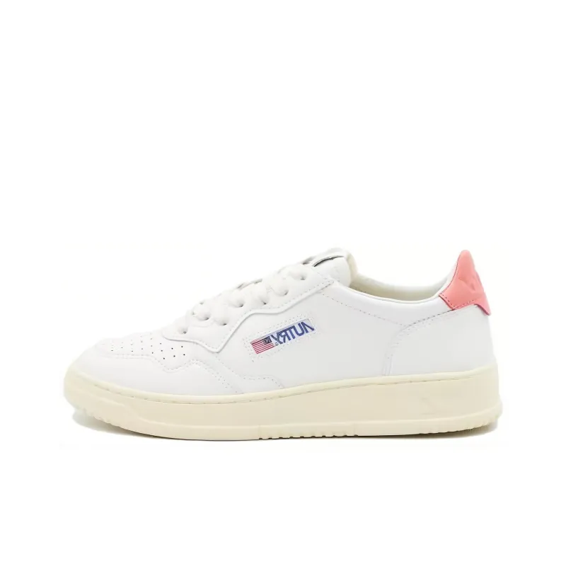 AUTRY Medalist Low Top Sneakers Women's-0