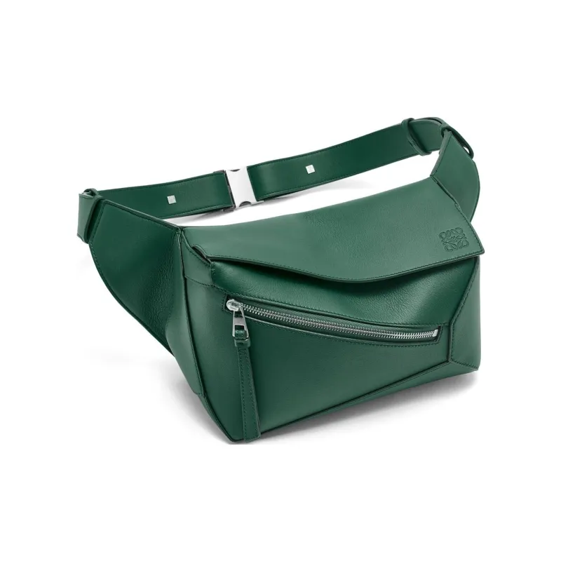 LOEWE Classic Calfskin Shoulder Bag Regular Men's Evergreen-1